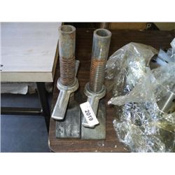 2 MATERIAL SUPPORT JAWS