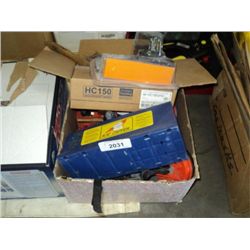 LOT: RAT TRAP, TROWEL & BROOM