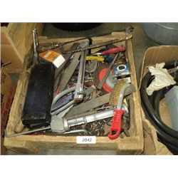 LOT: HAND TOOLS & CHAIN