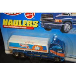 1998 Mattel Hot Wheels Inc. Haulers Over The Road Power Trucks! Hot Wheels Racing #44 Truck; EST. $1