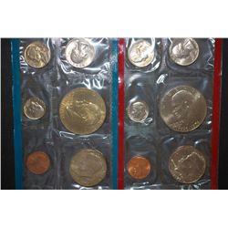 1976 US Mint Coin Set; P&D Mints; UNC; EST. $5-10