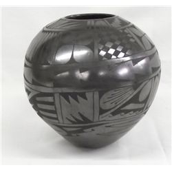 Mata Ortiz Burnished Black on Black Pot