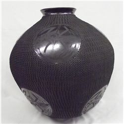 Mata Ortiz Large Black on Black Lizard Jar-Soto