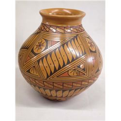 Mata Ortiz Directional Pottery Jar by Elfida Tena