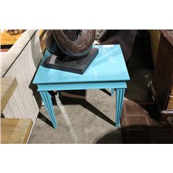 FLUTED MEDIUM COCKTAIL TABLE IN FINISH SKY