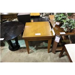 SELVA TRADITIONAL END TABLE