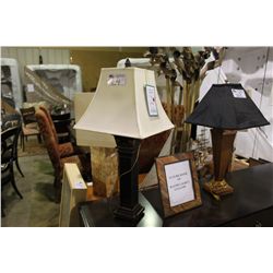 JOHN RICHARD TABLE LAMP