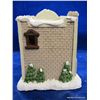 Image 15 : 3 Christmas Village Buildings & 2 People