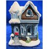 Image 19 : 3 Christmas Village Buildings & 2 People