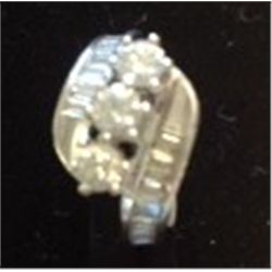 3 STONE DIAMOND LADIES RING PLUS BAGUETTES TOAL WT 1 1/4 CT, 14k WG-6.3 OZ