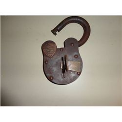 WELLS FARGO OLD WEST PADLOCK W/KEY, 7.5" TALL X 4.25" WIDE, WEIGHS 5 Lbs