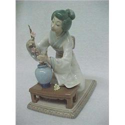 Lladro figurine #4840 "Oriental Girl"