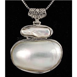 UNIQUE 17.21GRAMS MOTEHR OF PEARL SILVER PENDANT