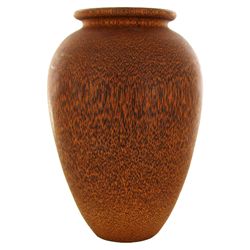 Handcarved Coconut Wood Vase (DEC-953)