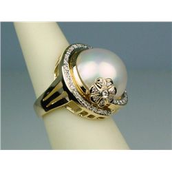 Hard to find gorgeous 14 karat yellow gold  ladies Mobe Pearl ring/necklace and earring  ensemble. B