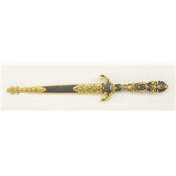 19th century dagger with chiseled steel hilt  and gold Damascus decoration made at the  Toledo Armor