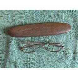 Early 19th century Corn Silver Spectacles in their original tote-ware carrying case. They feature ad