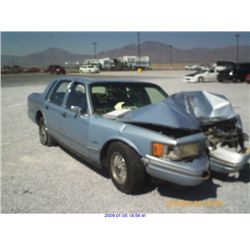 1992 - LINCOLN TOWN CAR