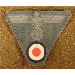 ORIG NAZI SWASTIKA & COCKADE OVERSEAS CAP INSIGNIA