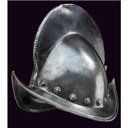 GT0607120013 A morion One-piece skull comb with hemmed