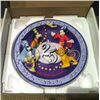 Image 1 : DISNEY WORLD 25TH ANNIVERSARY RELIEF PLATE WITH BOX