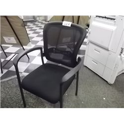 BLACK MESH BACK CLIENT CHAIR