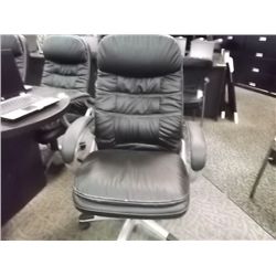 BLACK LEATHER TUFFTED HIGH BACK EXECUTIVE CHAIR