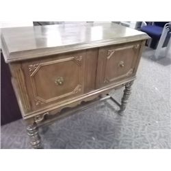 SOLID WOOD TRADITIONAL ACCENT TABLE