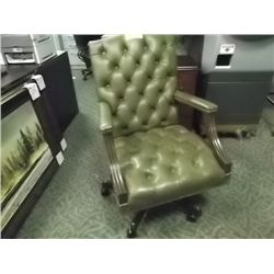 GREEN TRADITIONAL LEATHER TUFTED EXECUTIVE CHAIR