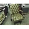 Image 1 : GREEN TRADITIONAL LEATHER TUFTED EXECUTIVE CHAIR
