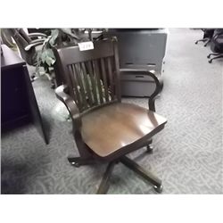 WALNUT TRADITIONAL TILTER CHAIR