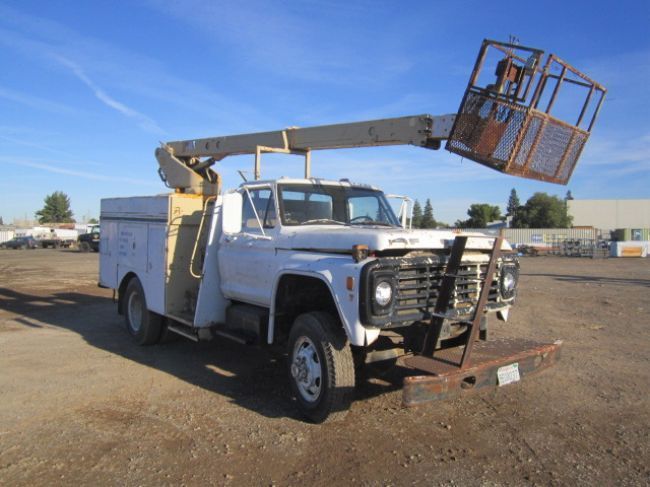 1977 Ford F600 4x4 S A Utility Boom Truck
