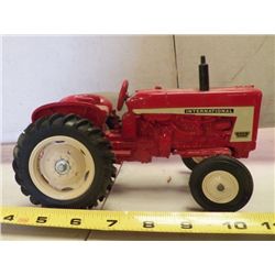 International Red Tractor Metal