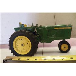 John Deere Green Tractor Metal approx. 9" x 4.5bH