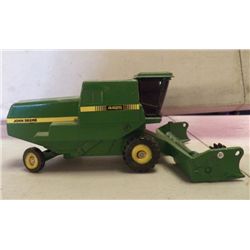 John Deere Grain Harvester approx. 7" x 4.5" x H 3"