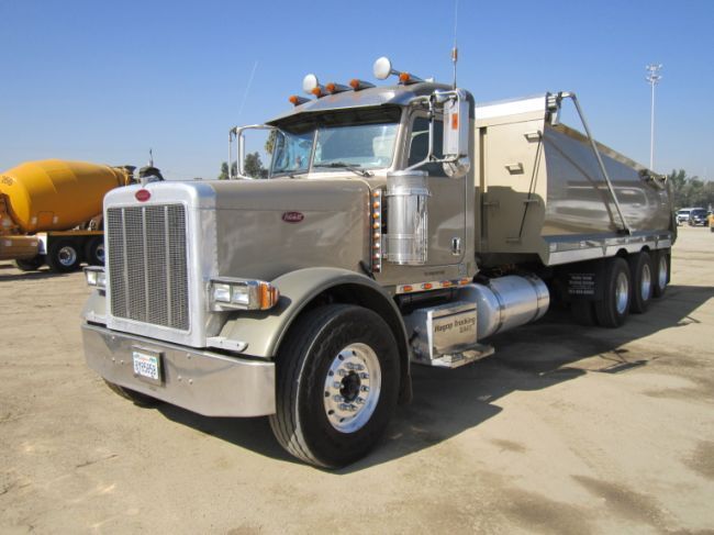 2007 Peterbilt 379 Super 10 Dump Truck