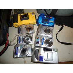 Lot of 8 digital and underwater camera's