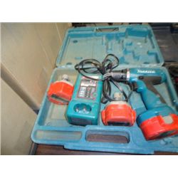 Makita 14v drill w/charger & 2 extra batteries