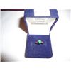 Image 1 : 10kt gold and genuine emerald ring