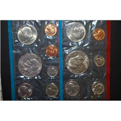 1973 US Mint Coin Set; P&D Mints; UNC; EST. $10-15