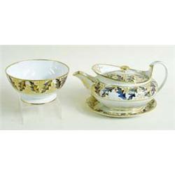 A FINE EARLY 19TH CENTURY CROWN DERBY TEA POT ON OVAL STAND with matching slop bowl, circa 1820, wit