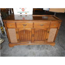 1960 Magnavox Am/Fm Radio and Record Player