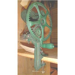 Mechanical Apple Slicer by Reading Hardware