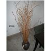 Image 1 : Vase with Dry Flower Arangement