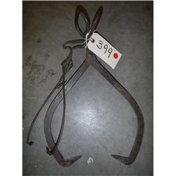 Ice tongs small & large 1 money