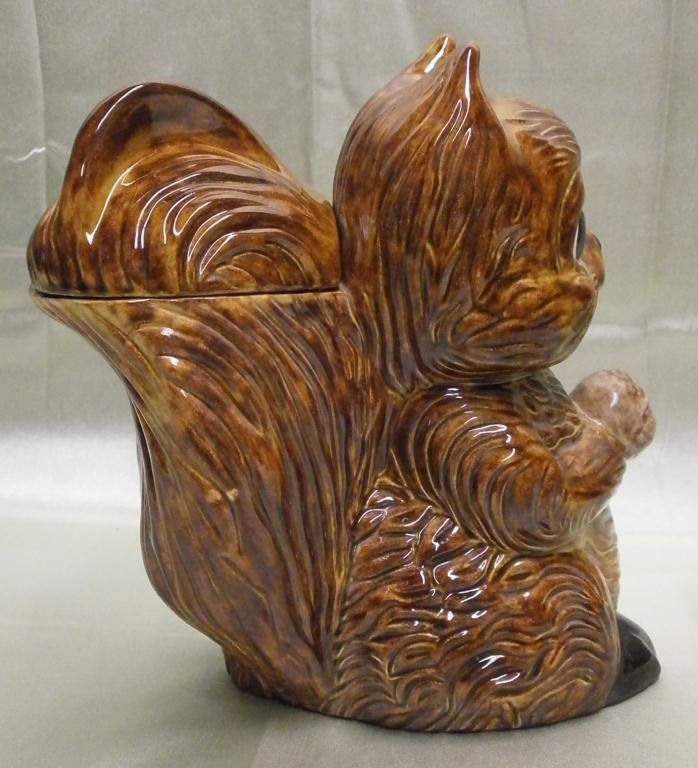 Vintage Arnel's Squirrel Holding Nut Cookie Jar