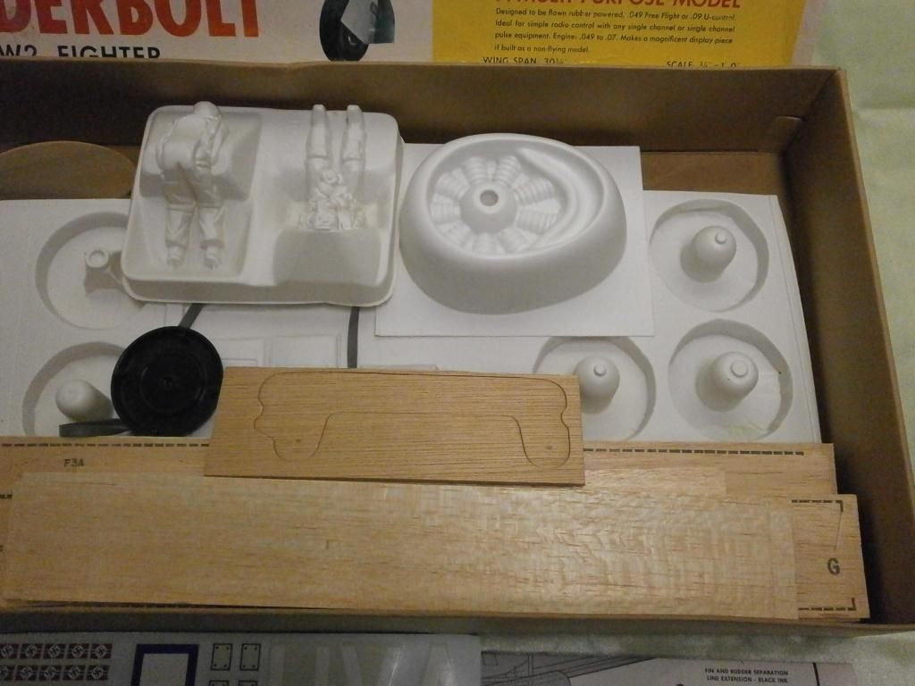 Guillow's P-47D Thunderbolt Model Kit - 1/16 Scale 30.25" Wingspan