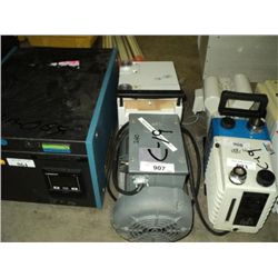 LEYBOLD D-16B VACUUM PUMP