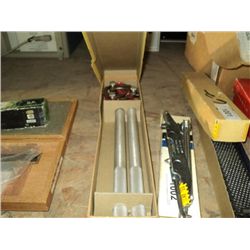 PIPE THREADER HOLDER