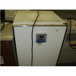 FISHER SCIENTIFIC LOW TEMP INCUBATOR